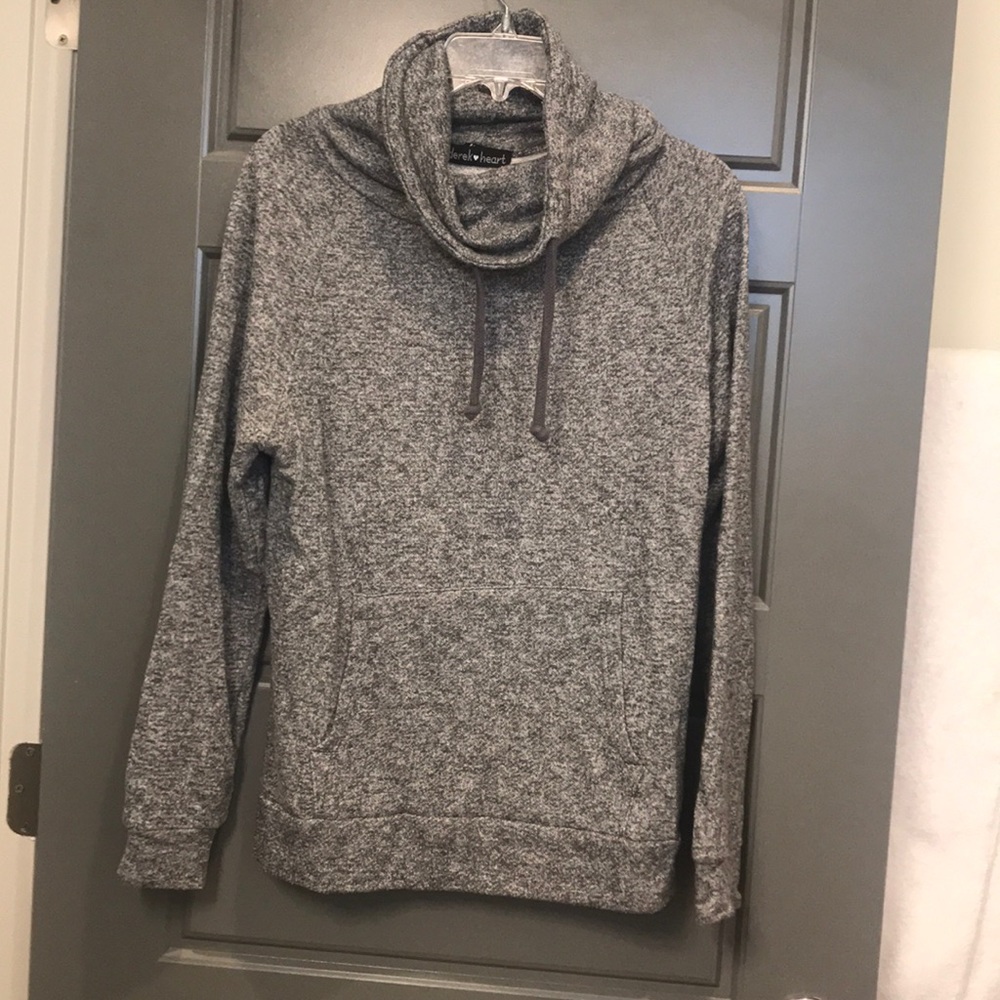 Light weight pullover